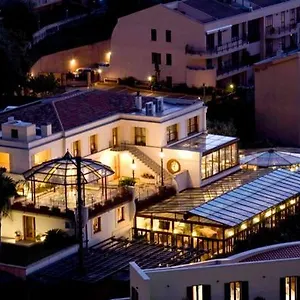 https://villa-dei-melograni-boutique.sicilyhotelsitaly.net